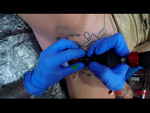 ❤️ Extremely tattooed hottie Sully Savage got a tattoo on her clitoris ❤❌ Russian porn at en-us.com-porn-mz.ru ❌